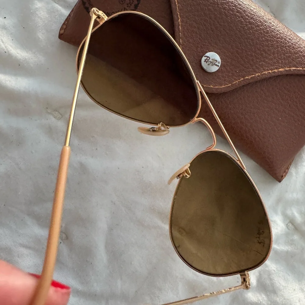 Ray-Ban Gold Frame Sunglasses with Brown Lenses - Picture 2 of 4